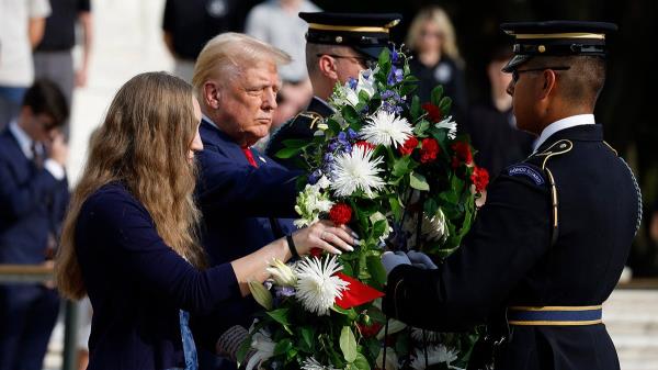 Trump lays wreath at Arlington Natio<em></em>nal Cemetery