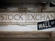 US stocks open lower on growth co<em></em>ncerns ahead of labor data